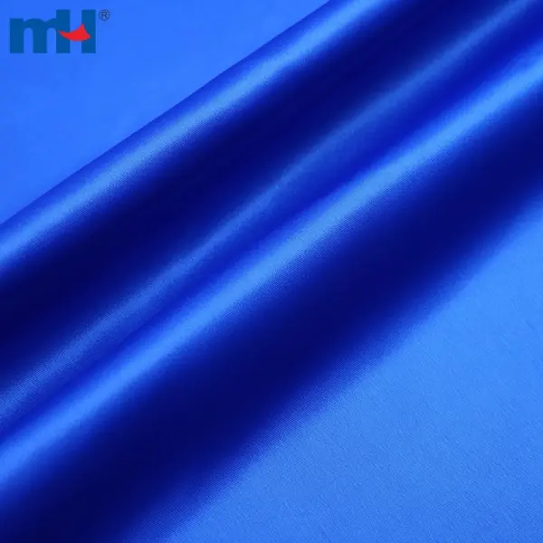 Tissu satin charmeuse extensible 90 % polyester / 10 % élasthanne - très brillant, doux au toucher et flexible