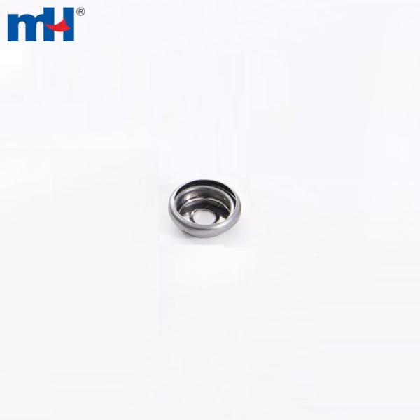 Metal buttons