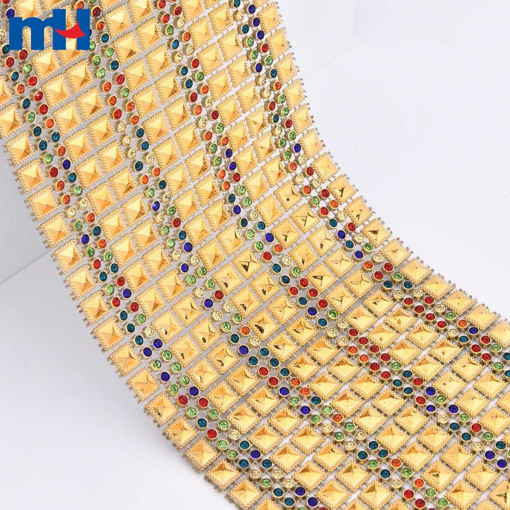 Cinta de malla de diamantes con pedrería multicolor.