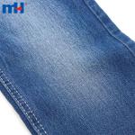 Tessuto denim blu scuro realizzato in cotone, poliestere e spandex