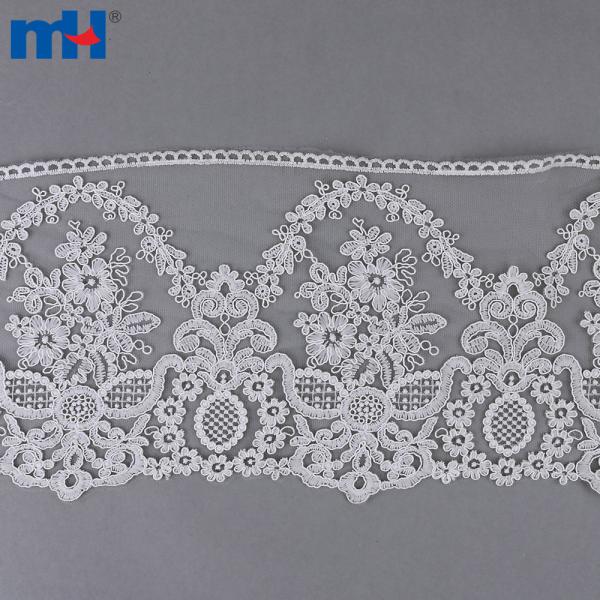 Elegante ribete de encaje floral con bordados intrincados.