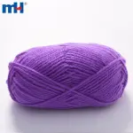 Hilo acrílico para tejer a mano.
