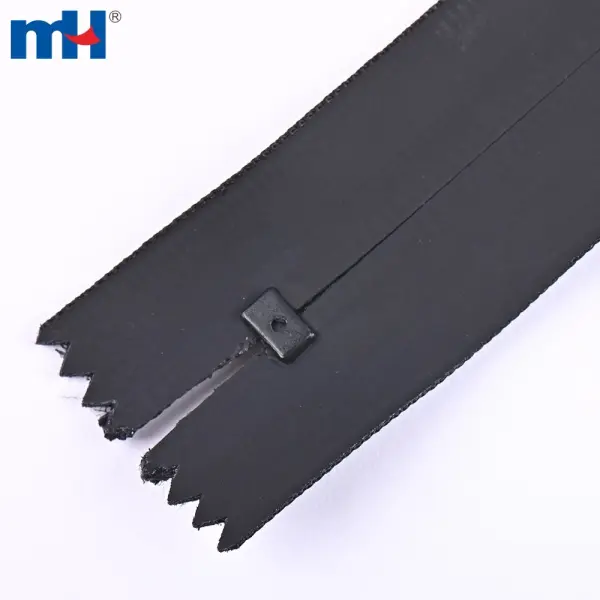 Nailon con cremallera impermeable.