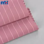 Das Badeanzugmaterial ist Nylon, Polyester und Elasthan