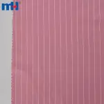 Das Badeanzugmaterial ist Nylon, Polyester und Elasthan
