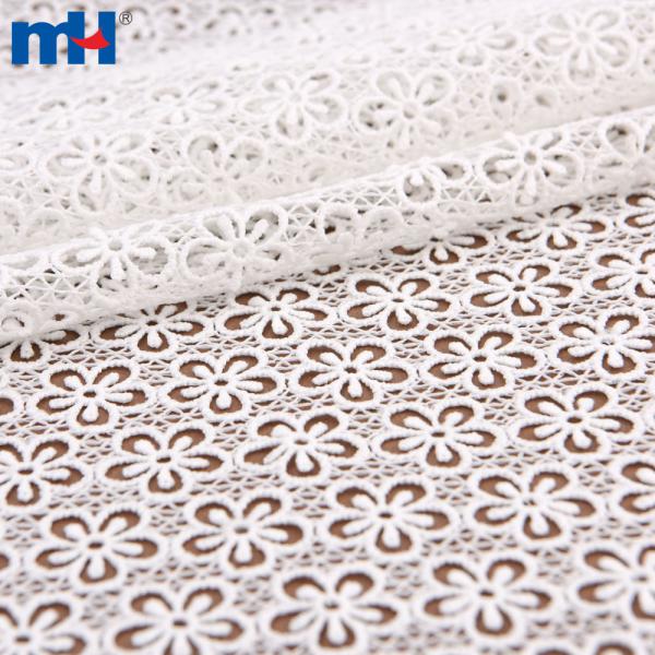 Her tarafı dantel kumaş