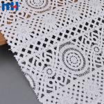 Tessuto di pizzo intrecciato all'uncinetto