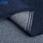 Tessuto denim realizzato in cotone, poliestere, viscosa ed elastan