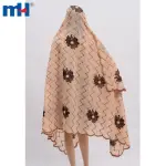 Moda işlemeli eşarp