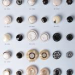 Bottoni decorativi in ​​resina o plastica