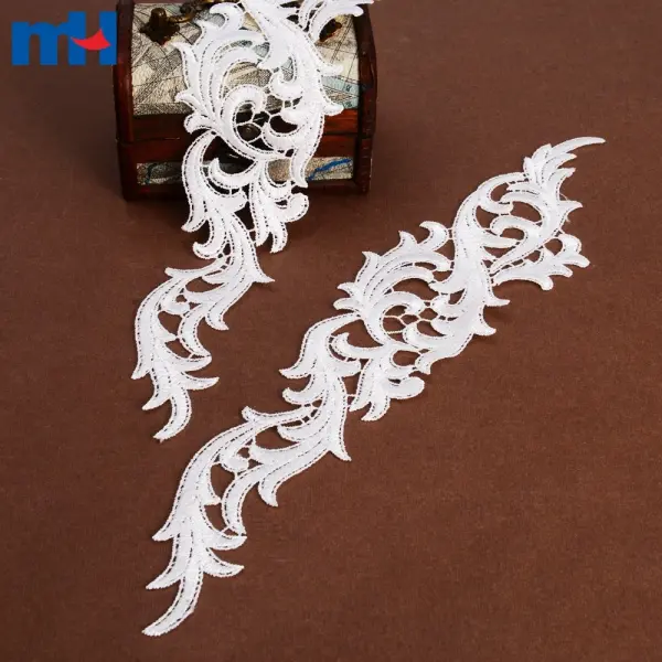 Lace collar