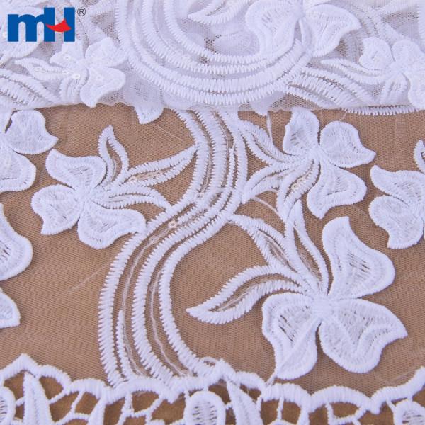 Pizzo in rete ricamato 3D