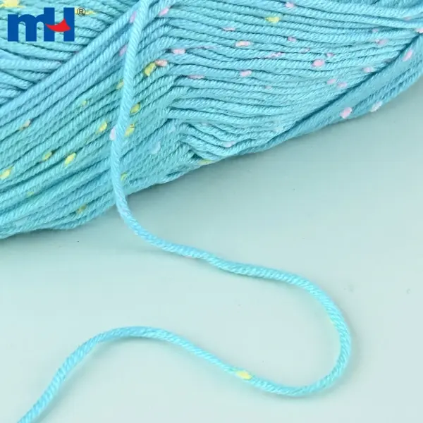 Filato di cotone al latte