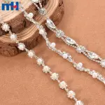 Pearl and crystal cup chain
