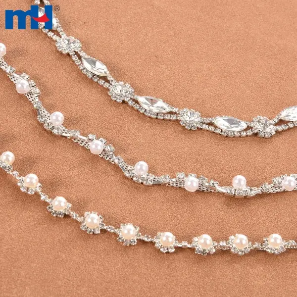 Pearl and crystal cup chain