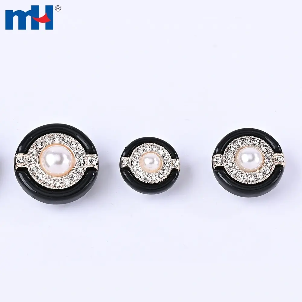Wholesale 28L/34L/40L rhinestone plastic buttons