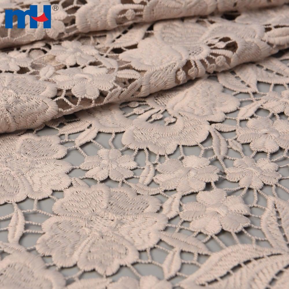Gipür işlemeli dantel kumaş