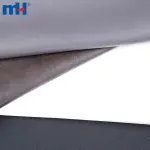 Górna część buta wykonana jest ze skóry syntetycznej