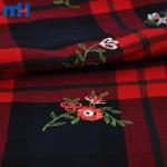 Tecido bordado xadrez vermelho