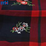 Tecido bordado xadrez vermelho