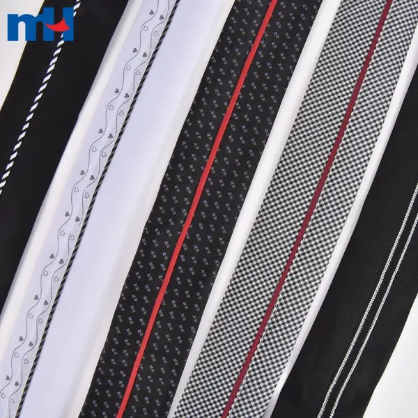 Pantaloni in vita con nastro