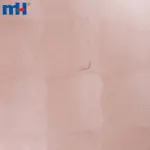 Górna część buta wykonana jest ze skóry syntetycznej