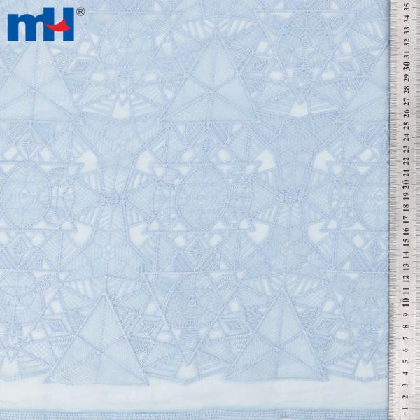 Geometrycznie haftowana organza