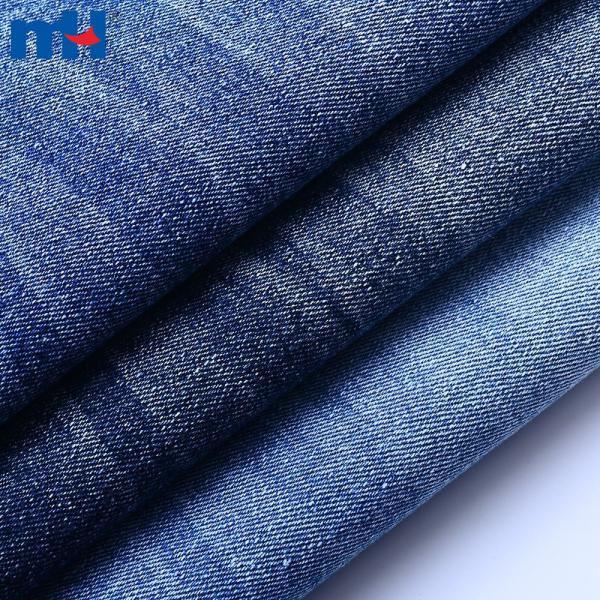 Tessuto denim realizzato in cotone, poliestere, viscosa ed elastan